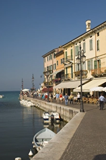 Lake Garda Holidays Drucke: Harbourside