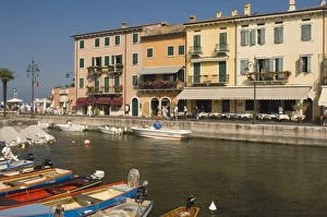 Italian Lakeside Towns Drucke: Harbourside area