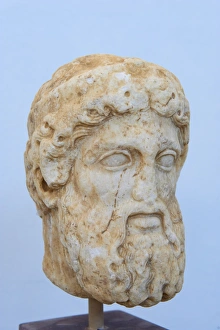 Cyclades Islands Greece Drucke: Head of a statue, Archaeological Museum, Delos, UNESCO World Heritage Site