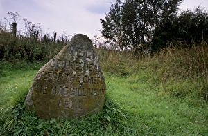 Inverness Drucke: Grabstein, der den Brunnen der Toten markiert