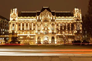 Drucke von Hotelschloss Palais Gresham, Roosevelt-Platz 1., Budapester Straße 12 -13. Pestviertel Buda Ungarn Europäische Union Ungarn Drucke: Hotelschlossgalerie Palast Hotel Gresham Palace am Roosevelt-Ter in Budapester Ungarn Europa