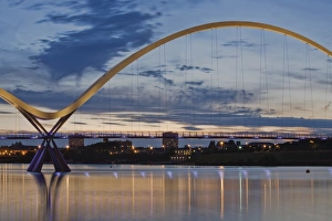 Unendliche Brücke, gebaut im Jahr 2009 über den Fluss Tees bei Stockton-on-Tees im Grafschaft Durham