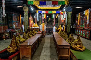 Himalayas Nepal Drucke: Interior of the Garphu Monastery, Garphu, Kingdom of Mustang, Himalayas, Nepal, Asia