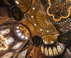 Innenraum der Aya Sofja (Hagia Sofia), Weltkulturerbe der UNESCO in Sultanahmet im Osmanischen Reich