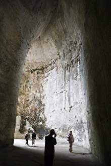 Limestone Formations Europe Drucke: Interior of the Orecchio di Dionisio cavern, Neapolis, Siracusa, Sicily, Italy, Europe