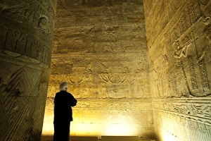 Ancient Egyptian Culture Photography Drucke: Interior, Temple of Horus, Edfu, Egypt, North Africa, Africa