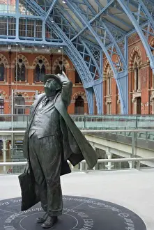 Dichter Drucke: Bettman-John-Statue Gedenkstätte in der Bahnhof St Pancras International im Vereinigten Königreich