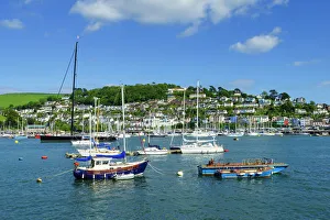 Königswear und Fluss Dart aus Sicht von Dartmouth im Vereinigten Königreich Großbritannien in Südwestengland