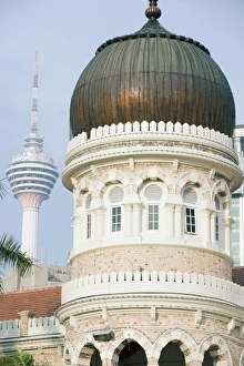 Kuala Lumpur Landmarks Drucke: KL Tower and Sultan Abdul Samad Building, Merdeka Square, Kuala Lumpur
