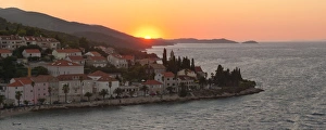 Croatian Heritage Sites Drucke: Korcula Town at sunset, elevated view from St