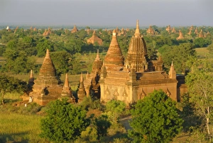 Drucke von Bildlandschaft alter Tempel und Pagoden, Bagan (Pagen), Myanmar (Birmanien) Myanmar Drucke: Boden der alten Tempel und Pagoden, Bagan (Pagan), Myanmar (Birmanien)
