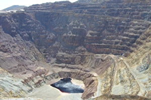 North America Rock Formations Drucke: The Lavender open pit copper mine in Bisbee