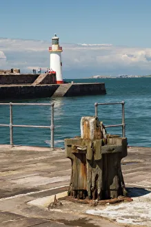 Cumbria Drucke: Fahrtlicht am Eingang zum äußeren Hafen von Whitehaven in der Grafschaft Cumbria im Vereinigten Königreich