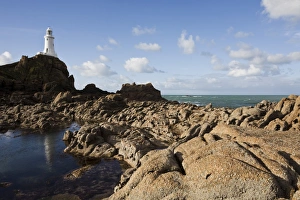 Blue Horizon Landscape Drucke: Lighthouse, La Corbiere, St. Brelade, Jersey, Channel Islands, United Kingdom, Europe