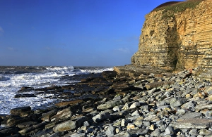 Welsh Coastal Views Drucke: Limestone cliffs, Dunraven Bay