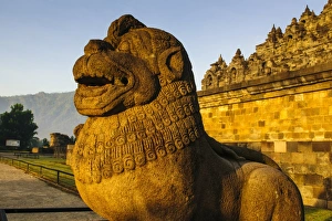 Ancient Buddhist Architecture Drucke: Lion head in the temple complex of Borobodur