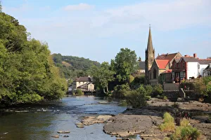 Llangollen am Fluss Dee im Tal des Flusses Dee in der Grafschaft Denbighshire im Nordwales und in Wales im Vereinigten Königreich.