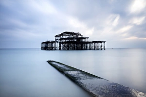 East Sussex Drucke: Bild mit langem Belichtungszeit von dem verlassenen Westpier in Brighton