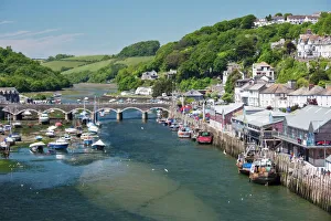 Cornwall Drucke: Blickend auf Hafen und Brücke in Looe