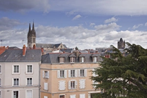 Daytime European Landmarks Drucke: Looking over the rooftops of Angers towards the cathedral