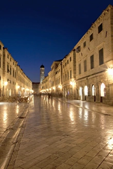 Croatian Heritage Sites Drucke: Looking along Stradrun at dusk, Old Town, Dubrovnik, Croatia, Europe