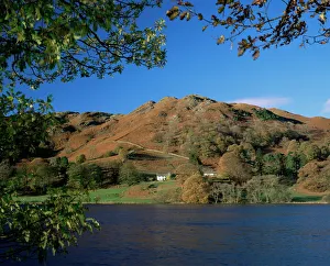 Cumbria Drucke: Lochrigg-See und Felsberg im Lake-Distrikt-Nationalpark in Kumbrien (England)