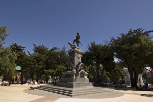 Patagonia Travel Destinations Drucke: Magellan statue in main square, Punta Arenas, Patagonia, Chile, South America