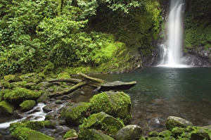 Drucke von Wasserfall von Malabsay im Berg Isarog in der Nationalpark Isarog-Berg auf den Philippinen Südost-Luzon-Südost-Asien Asien Verwandte Bilder Drucke: Bergmaalsay Wasserfall