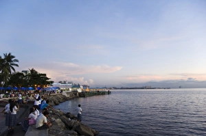 Philippines Travel Destination Drucke: Manila Bay at sunset