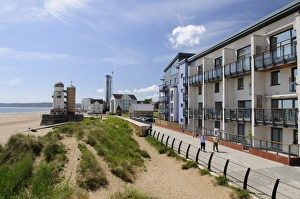 Wales Travel Destinations Drucke: Marina Towers Observatory and seafront development, Swansea, Wales, United Kingdom