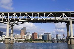 Drucke von Brücke über den Fluss Willamette in Portland im Bundesstaat Oregon der Vereinigten Staaten von Amerika Nordamerika Oregon Drucke: Brücke über den Willamettensee in Portland im Bundesstaat Oregon der Vereinigten Staaten von Amerika