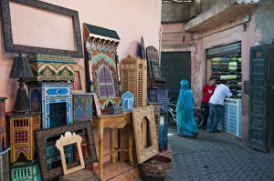 Drucke von Medina-Souq in Marrakesch im heutigen Marokko an der Nordafrika-Küste Bilder Datiert 2009 Juli: Der Medina-Souk in Marrakesch im heutigen Marokko ist Teil Nordafrikas und Afrikas