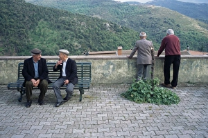 European Folk Traditions Drucke: Men watching procession
