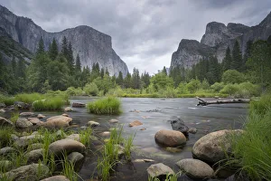 North America Landmarks Photo Drucke: The Merced River at Valley View in spring, Yosemite National Park