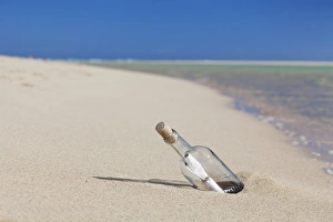 Message In A Bottle Drucke: Message in a bottle at the beach of Risco del Paso