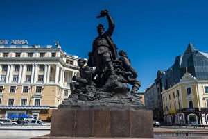 Traditional Russian Architecture Drucke: Monument to the Fighters for Soviet Power, Vladivostok, Russia, Eurasia