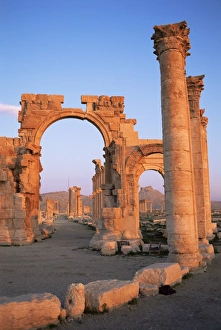 World Heritage Sites In The Middle East Drucke: Monumental arch