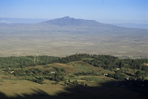 East African Landmarks Drucke: Mount Longonot