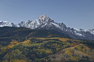 Colorado Mountain Landscape Drucke: Mount Sneffels at first light with a dusting of snow in the fall