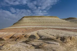 Farbige Schichten von Sandstein in Kyzyl Kupa im Mangystaus-gebirge in Kasachstan Zentralasien Asien