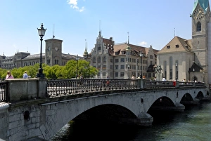 Zurich Tourist Attractions Drucke: Munster bridge over River Limmat
