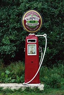 Drucke von Murphys Stouts Petrolpump im County Cork in der Region Munster von Irland/Europa Verwandte Bilder Drucke: Murrays Stouts Benzinstation
