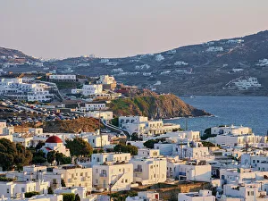 Greek Islands Cyclades Drucke: Mykonos Town at sunset, elevated view