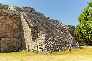 Die Nonnenhütte (Edificio de las Monjas) Maya-Ruinen Kukulkan-Heiligtum Weltkulturerbe der UNESCO im Bundesstaat Yucatán in Mexiko Nordamerika