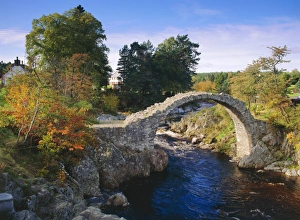 Western Europe River Scene Drucke: Old Bridge of Carr