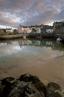Drucke von Alter Hafen aus dem 17. Jahrhundert in Portsoy zur Sonnenuntergang nahe von Banff im Abessinischen Schottland Großbritannien Europa Banff Und Macduff Drucke: Alter Hafen aus dem 17.Jhdt