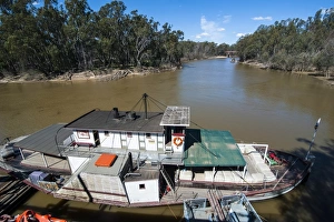 Murray River Australia Drucke: Old steamer in Echuca on the Murray River, Victoria, Australia, Pacific