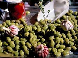 Olive Oil Production Drucke: Olives and garlic