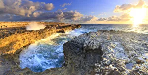 Antigua And Barbuda Tourism Drucke: Panoramic of Devils Bridge at dawn