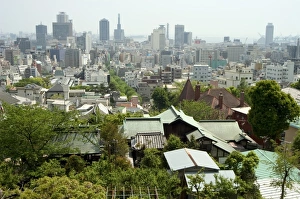 Honshu Island Scenery Drucke: Panoramic view of city centre